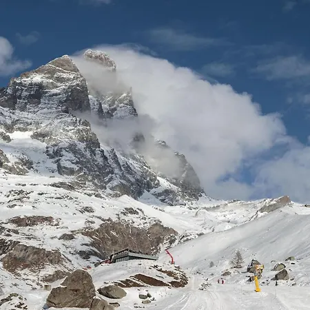 Hellochalet - Croix Du Cervin - 150mt From Cretaz Chairlift, Living * ברויל-קרוויניה