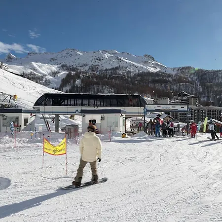 Apartment Hellochalet - Croix Du Cervin - 150mt From Cretaz Chairlift, Living Breuil-Cervinia