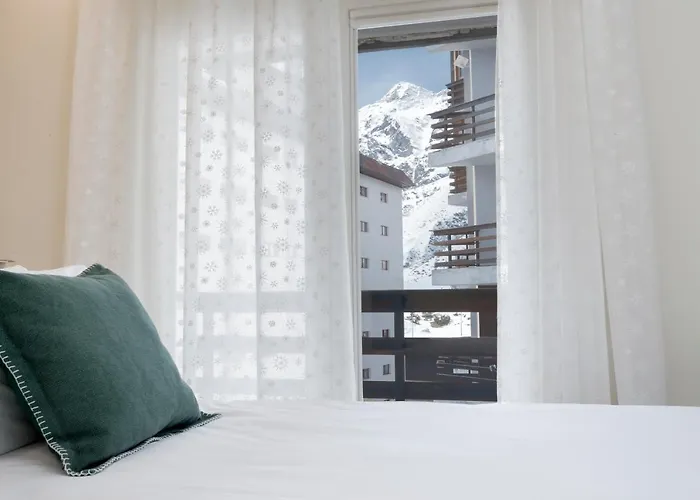 Hellochalet - Croix Du Cervin - 150mt From Cretaz Chairlift, Living Breuil-Cervinia