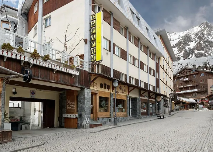 Hellochalet - Croix Du Cervin - 150mt From Cretaz Chairlift, Living Breuil-Cervinia