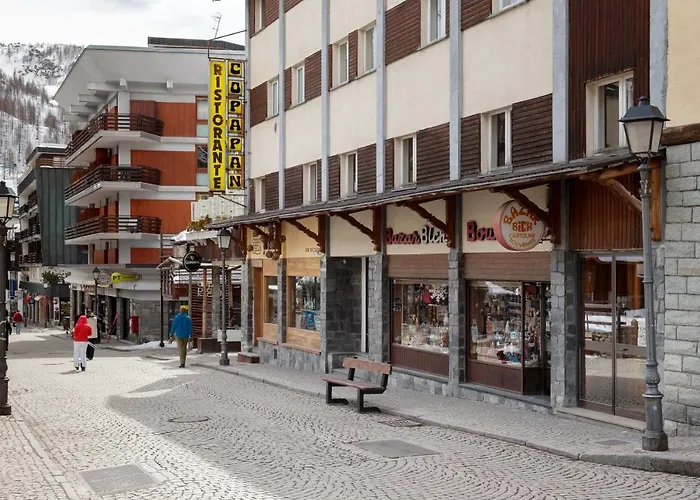 Hellochalet - Croix Du Cervin - 150mt From Cretaz Chairlift, Living Breuil-Cervinia